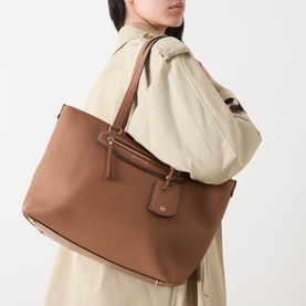 Jet Set Medium Tote Bag