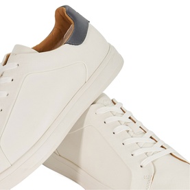 Traces Lace-Up Trainers