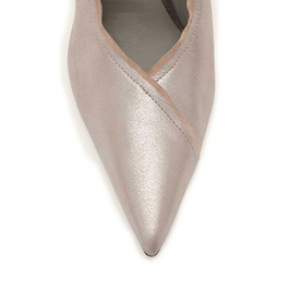 Vera Leather Courts