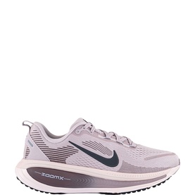 Nike Vomero 18 Trainers