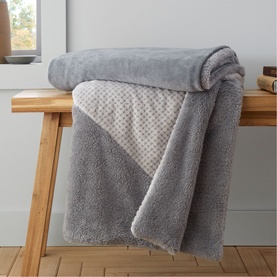Cosy Larsson Geo Throw Grey