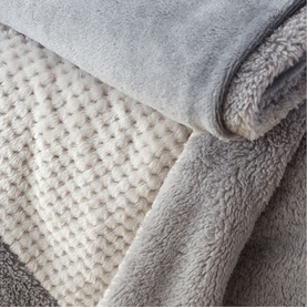 Cosy Larsson Geo Throw Grey