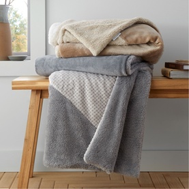 Cosy Larsson Geo Throw Grey