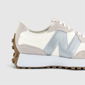 327 Trainers