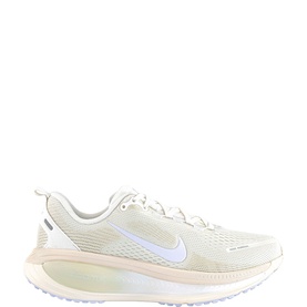 Nike Vomero 18 Running Trainers