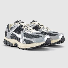 Zoom Vomero 5 Trainers