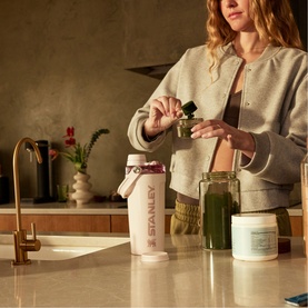 The Rose Quartz Vitalize&trade; Shaker 0.59L