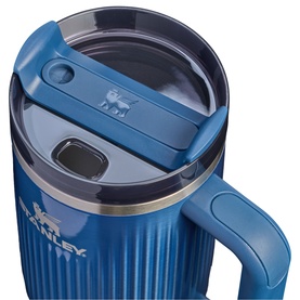 The Glacial Blue Shine Quencher&reg; H2.0 Fluted Tumbler 1.18L