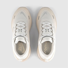 Vomero Plus Trainers