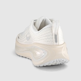 Vomero Plus Trainers