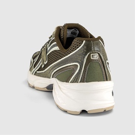 740 V2 Trainers