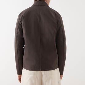 Model wearing Samsoe & Samsoe Paulo Zip Overshirt in Turkish Coffee, back view, showing dropped shoulders and straight hem, styled with cream
