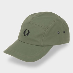 Fred Perry Laurel Wreath Five Panel Ripstop Cap in Laurel Wreath Green with embroidered logo, peak visor, metal eyelets, and tonal stitching.