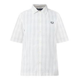 Fred Perry Seersucker Check Shirt in Ecru, short sleeves, flat collar, button fastening, two-tonal check pattern with embroidered laurel wreath