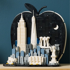 Lego Architecture New York City The Big Apple set, 1465-piece build featuring NYC skyline inside apple-shaped frame with Empire State Building