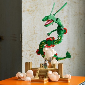 Lego Pok&eacute;mon Rayquaza buildable set in green, featuring coiled dragon figure on gold temple base with white cloud details