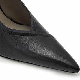 Vera Leather Courts