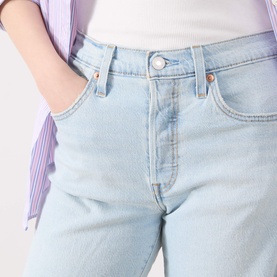 501&reg; Mid-Thigh Lightweight Shorts