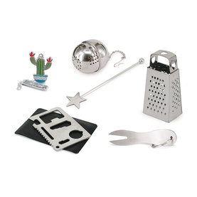 Celebration Crackers 6 Pack Glitter Poinsettia Christmas Crackers novelty gifts including tea infuser, grater, multi-tool card, and bottle opener