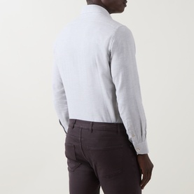 Model wearing Eleventy casual shirt in grigio chiaro melange, rear view, 100% cotton, styled with dark burgundy trousers.