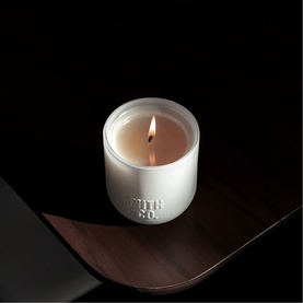 Tonka & White Musk Candle 250g