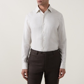 Model wearing Strellson black suit trousers, styled with a white micro-check shirt. Slim fit with a clean finish.