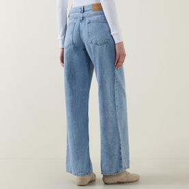 Low-Rise Wide Leg Jeans