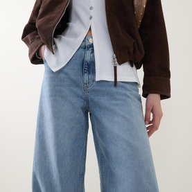 Low-Rise Wide Leg Jeans