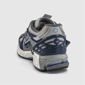 1906 Trainers