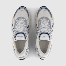 Gel-Kinetic Fluent Trainers