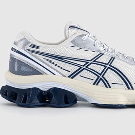 Gel-Kinetic Fluent Trainers