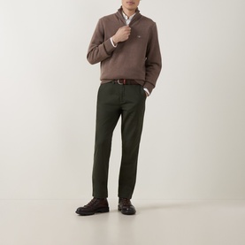 Model wearing Gant Dark Hazelnut Melange half-zip knit, styled with dark olive trousers, white shirt, and brown leather shoes.