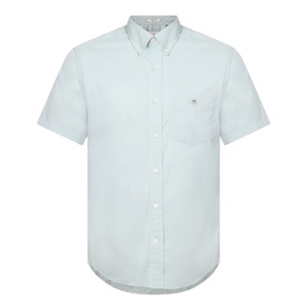 Gant Shield Logo Shirt in Surplus Mint, short sleeves, button-down collar, chest pocket, curved hemline, 100% cotton