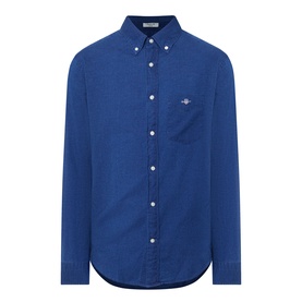 Gant Reg Shirt in dark indigo, long-sleeve cotton with button-down collar and chest pocket with embroidered logo.