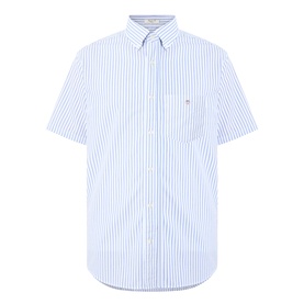 Gant Reg Shirt in fresh blue and white vertical stripes, short sleeves, button-down collar, chest pocket with logo