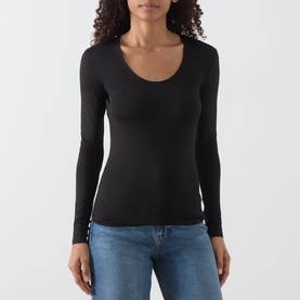 Model wearing Marella black long-sleeve scoop-neck T-shirt in stretch viscose, styled with blue jeans.