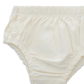 Cream elasticated waist and leg cotton knicker briefs with subtle lace trim detail, laid flat