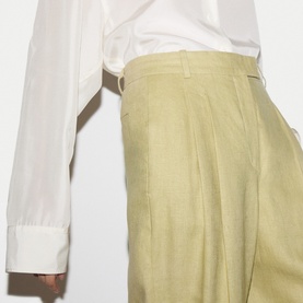 Linen Pleated Tapered-Leg Trousers