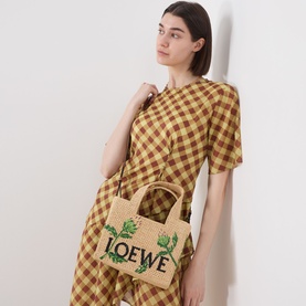 Logo Font Artichoke Tote Bag