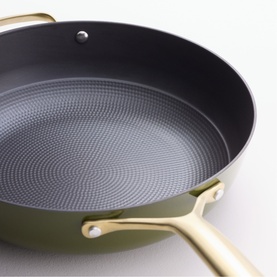 Stellar Cast Light Saut&eacute; Pan 28cm in olive with textured non-stick interior and gold-tone handle, cast iron construction.