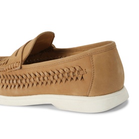 KG by Kurt Geiger beige woven leather loafer with white rubber sole, close-up of heel and woven upper detail
