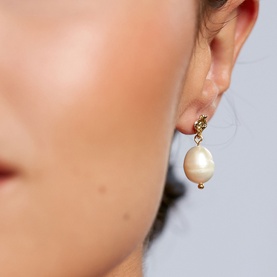 Under The Sun Drop Pearl Earrings