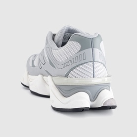 9060 Trainers