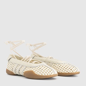 Taekwondo Mei Ballet Flats