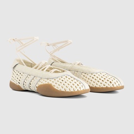Taekwondo Mei Ballet Flats