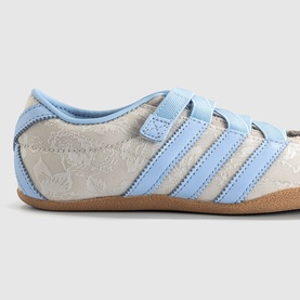 Adidas trainer in Chalk Pearl and Crystal Sky, velcro strap fastening, embossed suede upper, gum sole