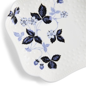 Wedgwood Wild Strawberry Inky Blue Small Dish 14cm, white bone china with dark blue botanical leaf and berry pattern