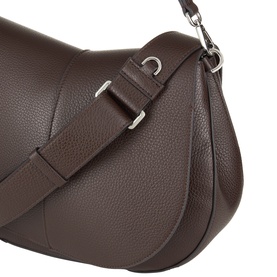 Gianni Chiarini brown leather shoulder bag, close-up showing pebbled texture, wide adjustable strap and silver-tone hardware detail.