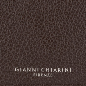 Gianni Chiarini Firenze brown pebbled leather small wallet, close-up showing texture and embossed silver brand logo