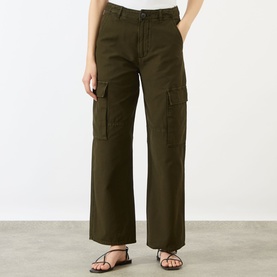 Model wearing Citizens of Humanity Moss straight cargo trousers in cotton, styled with black strappy flat sandals